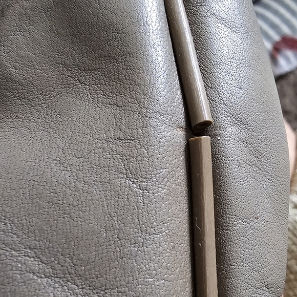 1980s Etienne Aigner Taupe Vintage Shoulder Bag - Picture 9 of 12